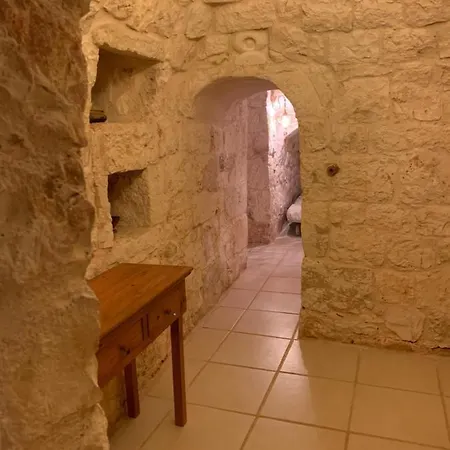 Trullo Tojo Остуни